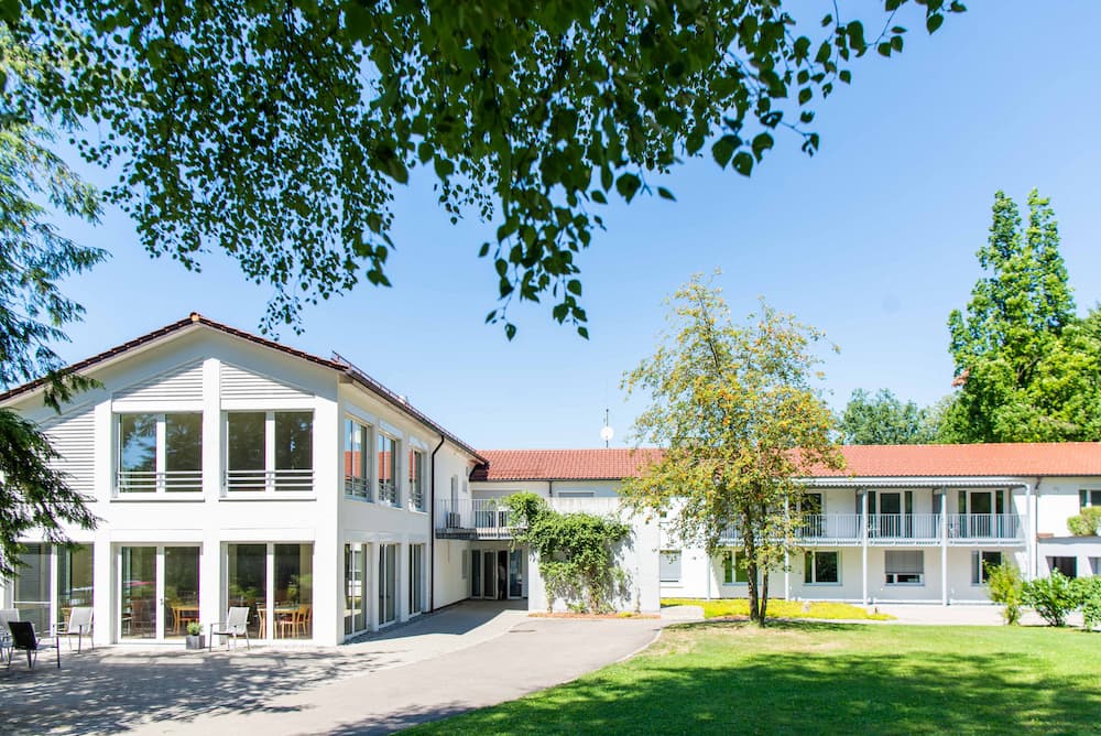 Moderner Eingangsbereich der Einrichtung