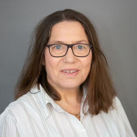 Portraitbild von Regine Schmid